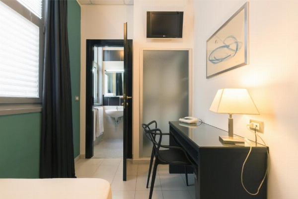 Executive Business Hotel image 14