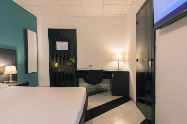 Executive Business Hotel image 16