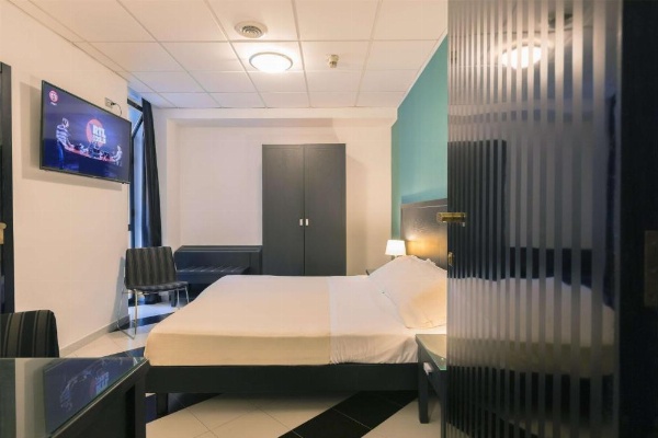 Executive Business Hotel image 24